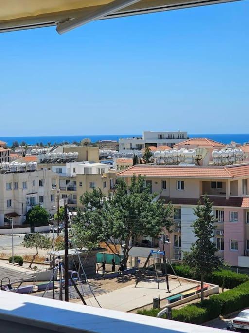 Sea View Near Mall Apartament